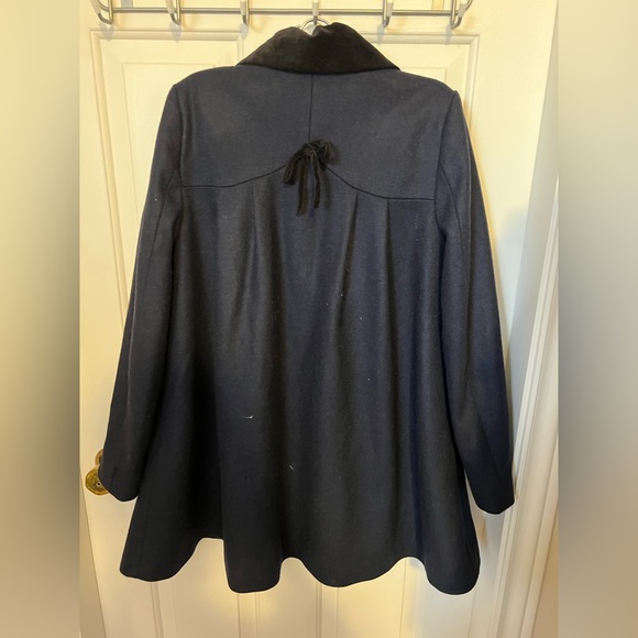 Woman’s jacket with ribbon buttons - Picture 2 of 3